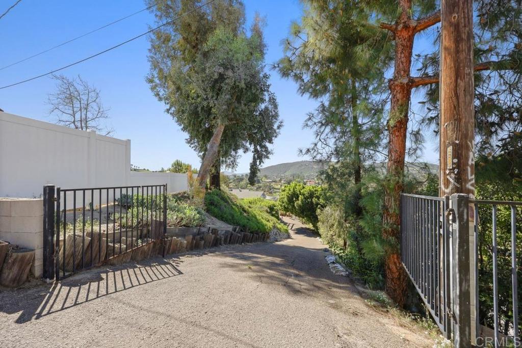 12135 Los Amigos Way