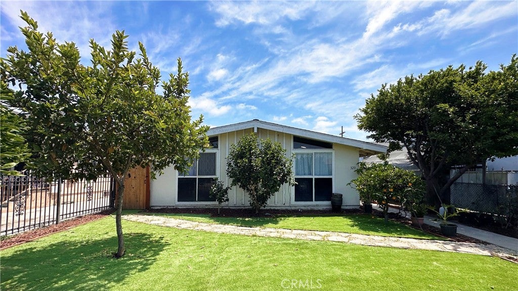 320 E 81st ST, Los Angeles CA 90003
