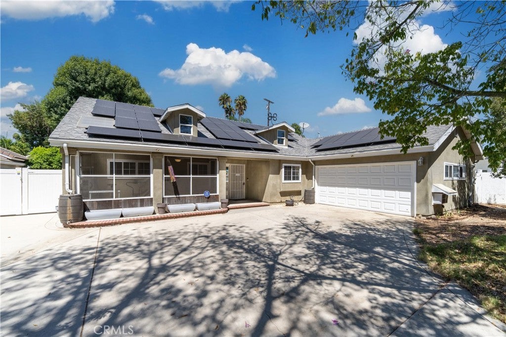 Photo of 8621 Keokuk AVE, Winnetka, CA 91306 (MLS # SR26195914)