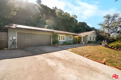 Photo of 5532 Ocean View Boulevard, La Canada Flintridge, CA 91011 (MLS # 26667753)