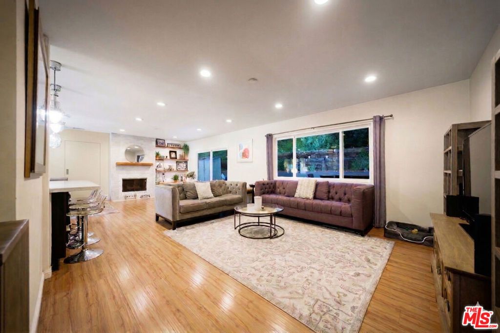 Photo of 5532 Ocean View Boulevard, La Canada Flintridge, CA 91011 (MLS # 26667753)