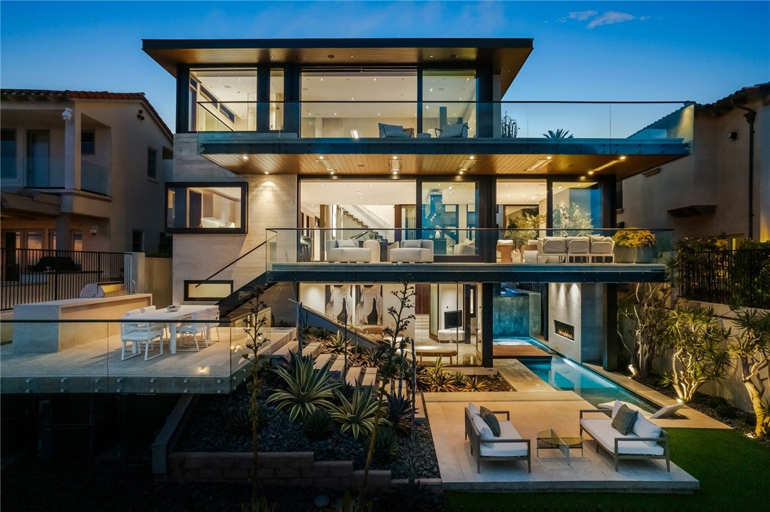 43 Beach View Dr