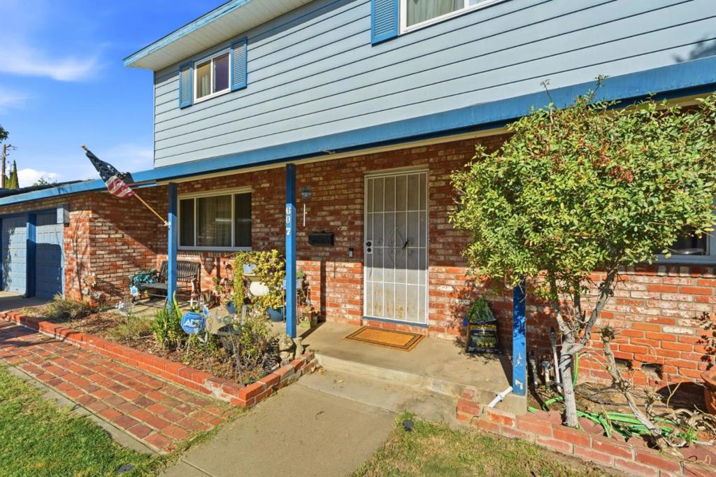 607 N 4th Street