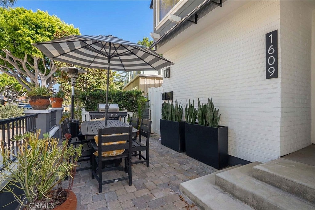 1609 E Balboa Boulevard 1609 E Balboa Boulevard