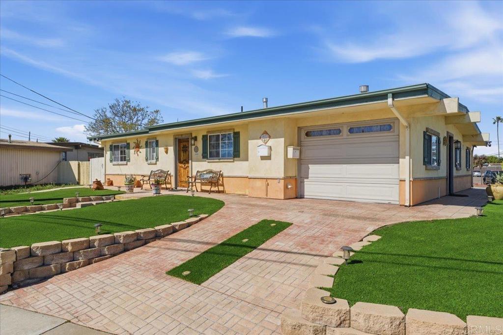 1032 Iris Ave