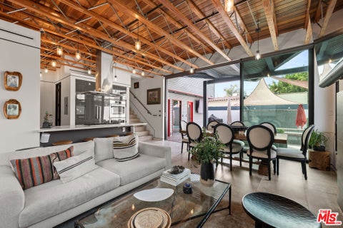 Photo of 601 N Crescent Heights Boulevard, Los Angeles, CA 90048 (MLS # 26856155)