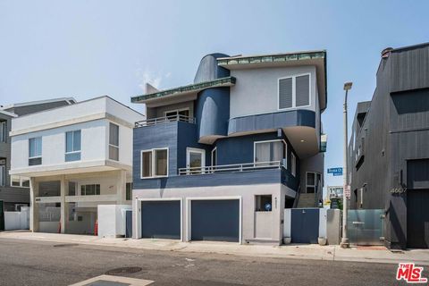 Photo of 4611 Roma Court, Marina Del Rey, CA 90292 (MLS # 25567955)