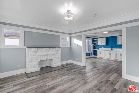 Photo of 641 W 43rd Street, Los Angeles, CA 90037 (MLS # 26650543)