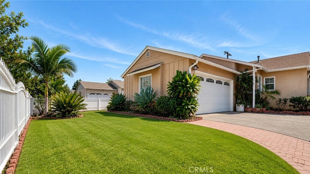 8115 Brimfield AVE, Panorama City CA 91402