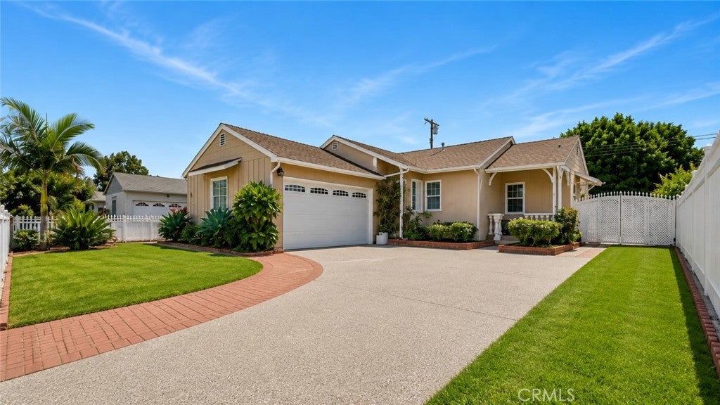 8115 Brimfield