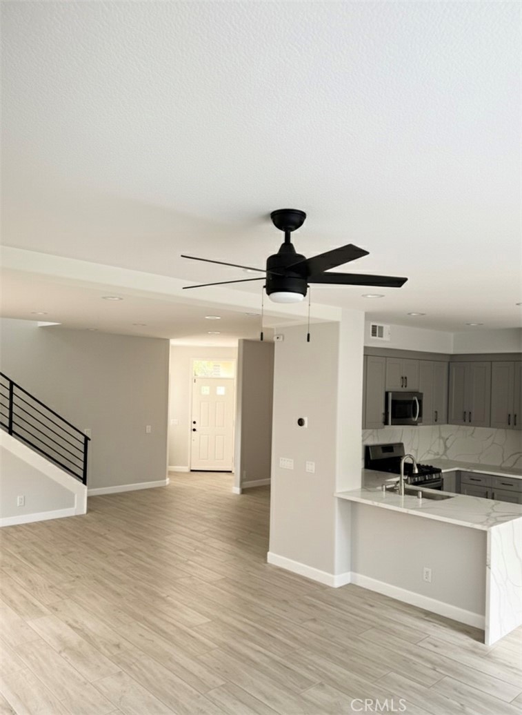 26 Santa Catalina Aisle