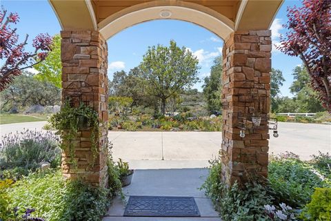 19490 Calle Juanito Murrieta CA 92562