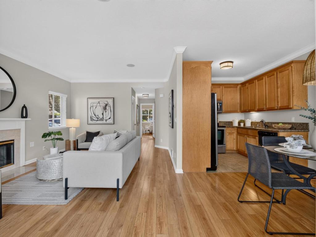 2968 Moorpark Avenue 1