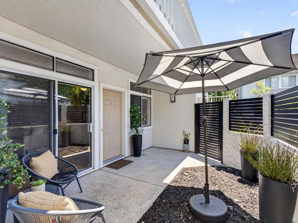2968 Moorpark Avenue 1