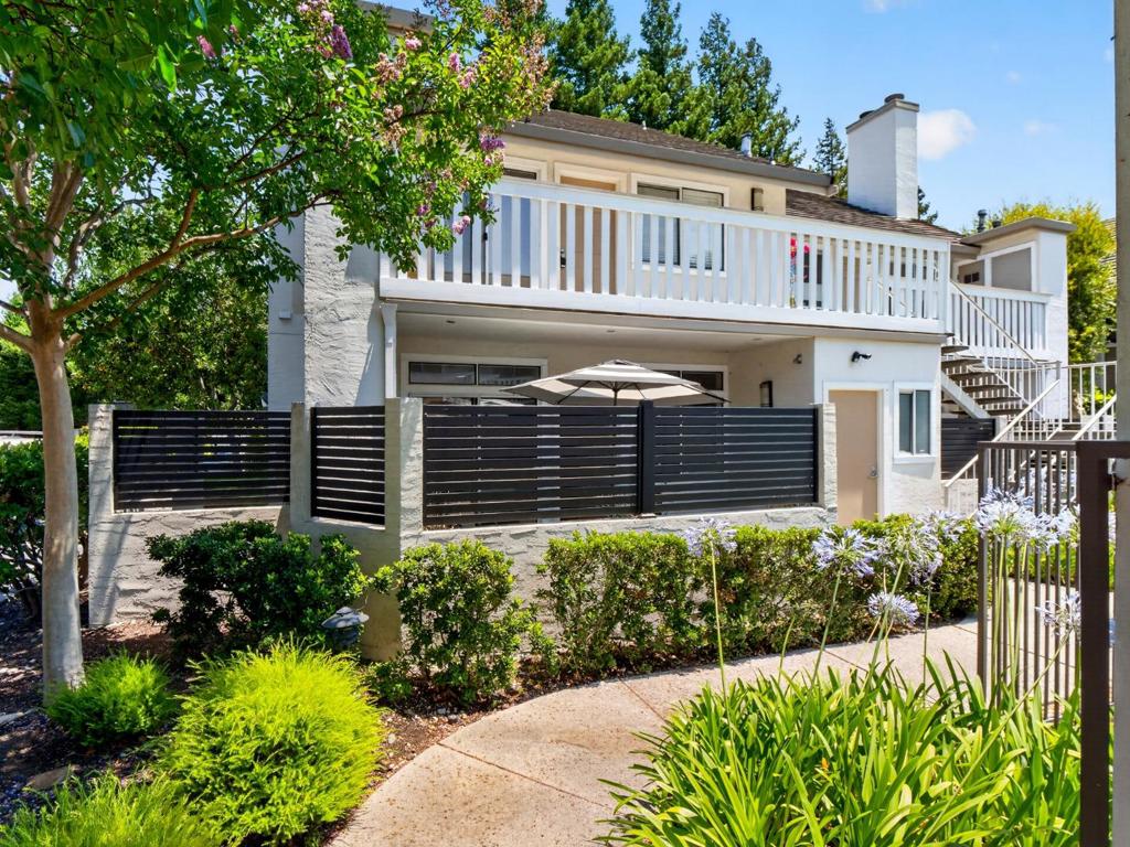 2968 Moorpark Avenue