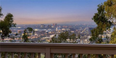 Photo of 31 Saint Tropez, Newport Beach, CA 92660 (MLS # OC26023467)