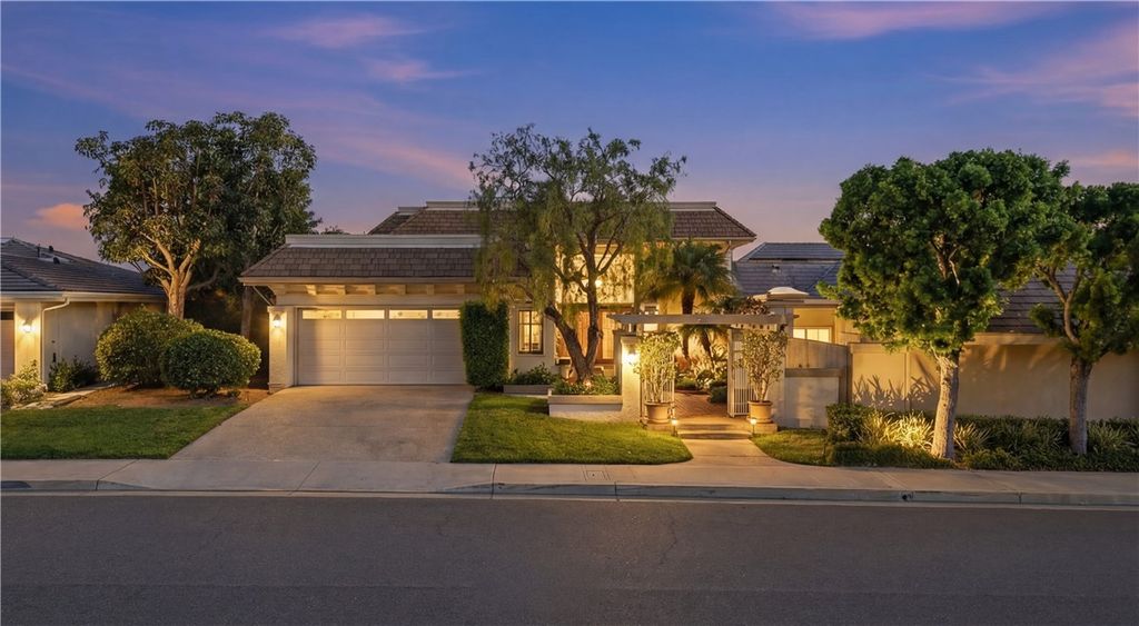 Photo of 31 Saint Tropez, Newport Beach, CA 92660 (MLS # OC26023467)