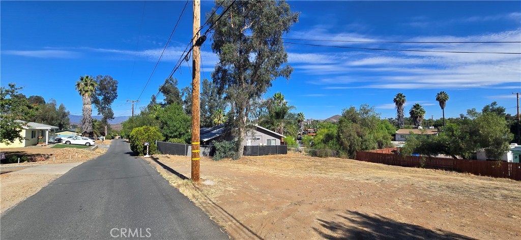 Mostly Flat Lot located in the up and coming Menifee Quail Valley Area, EMWD will be installing Sewer, please check with them for time, ideal for your mobile home. Houses next door and all around this property. Utilities at street.
please text for more pictures