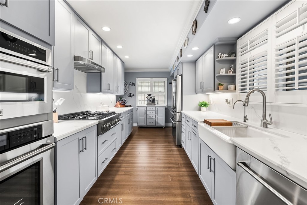 10041 Margo Lane