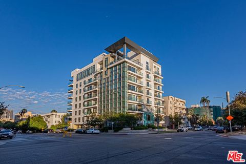 Photo of 702 S Serrano Avenue #504, Los Angeles, CA 90005 (MLS # 25605333)