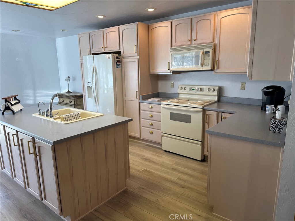 12945 Lakeland