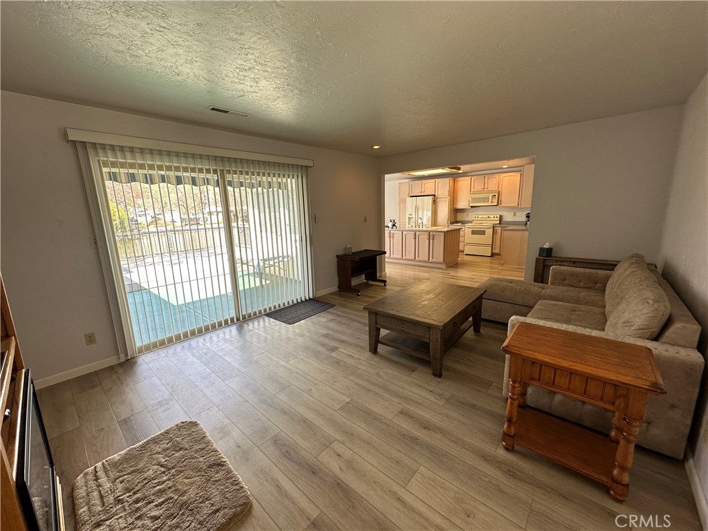 12945 Lakeland