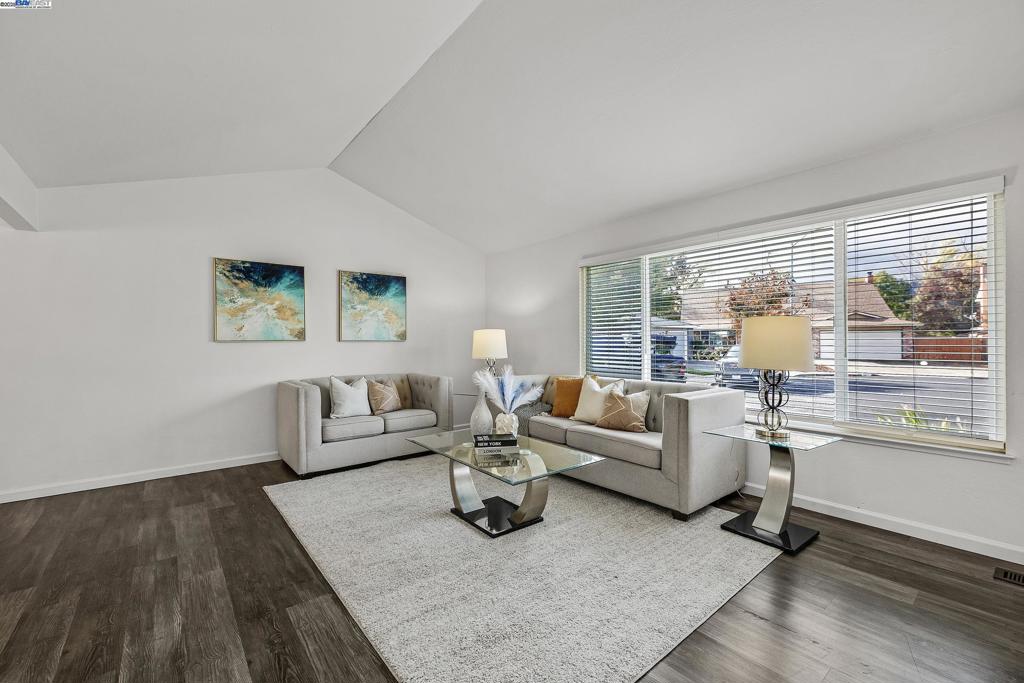 DEL PRADO - Residential