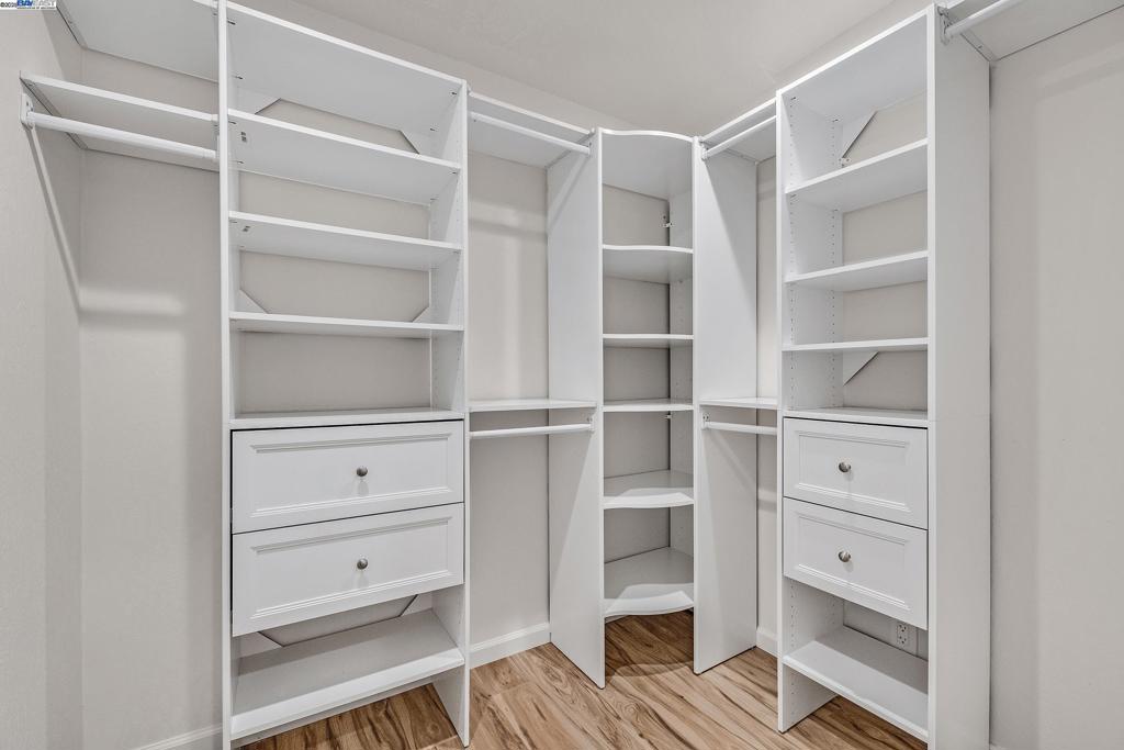 DEL PRADO - Residential