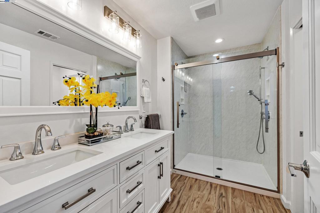 DEL PRADO - Residential