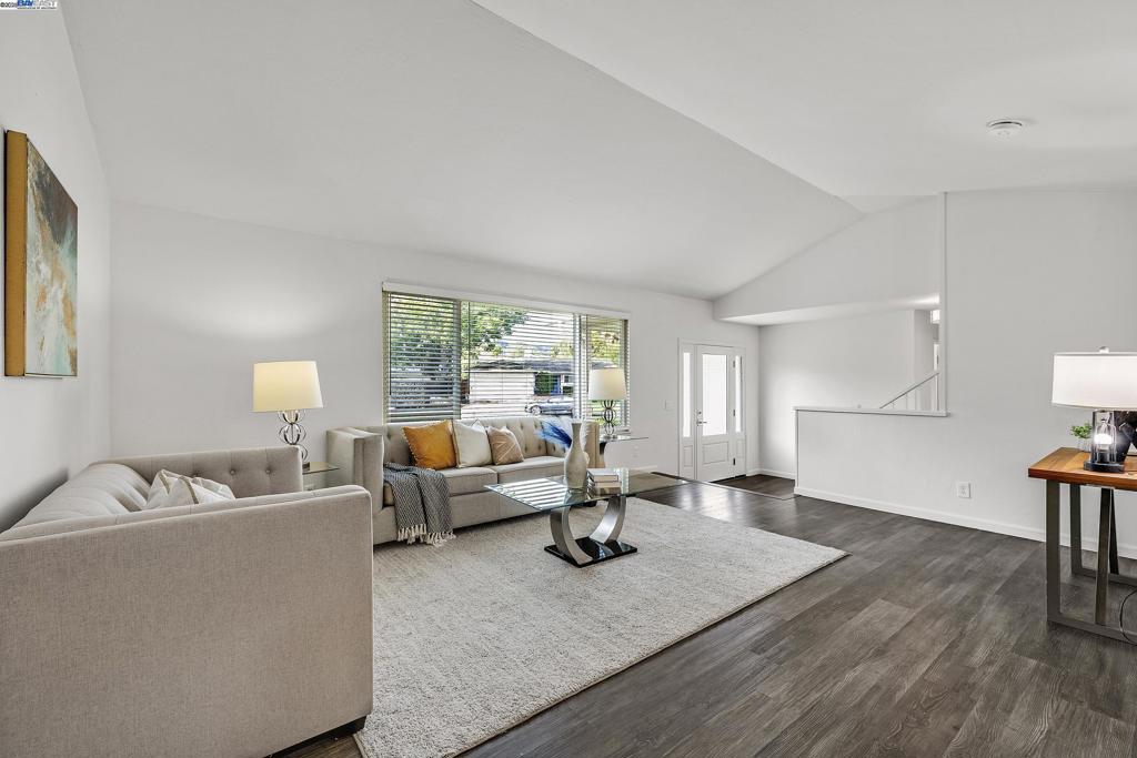 DEL PRADO - Residential