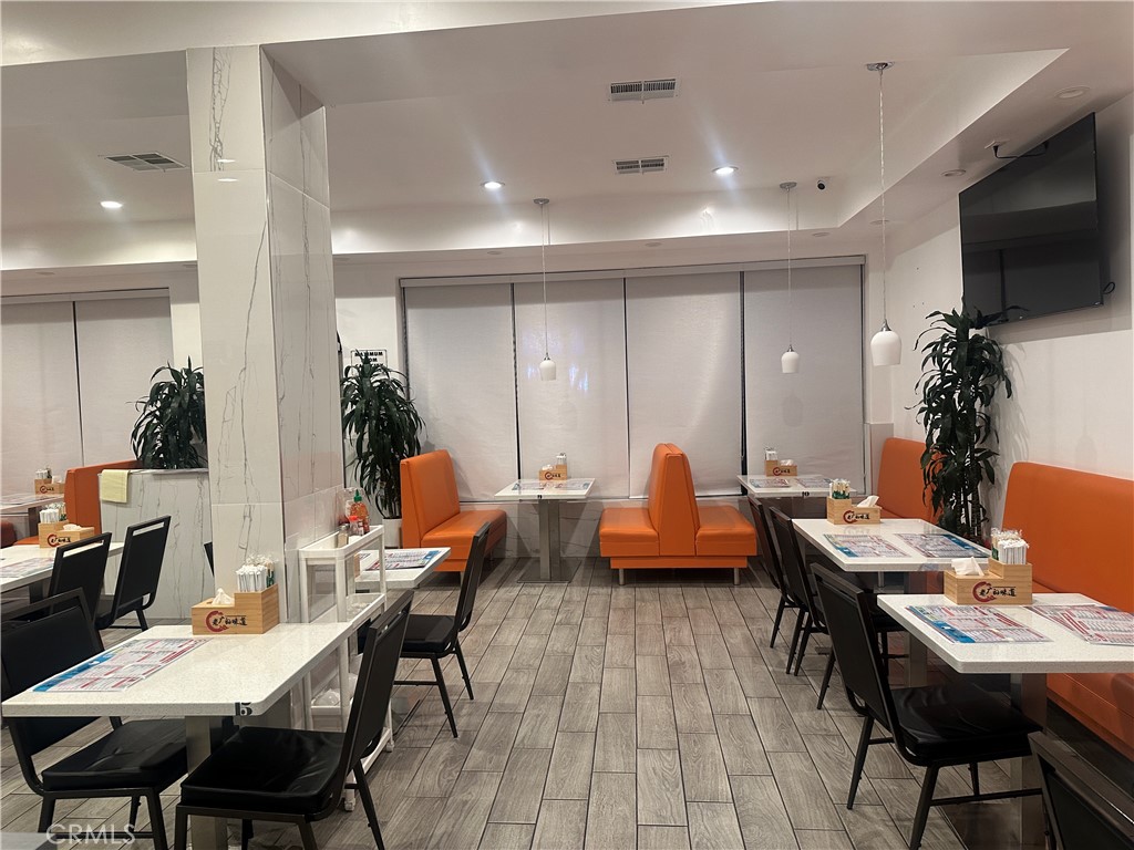 3219 N San Gabriel Boulevard