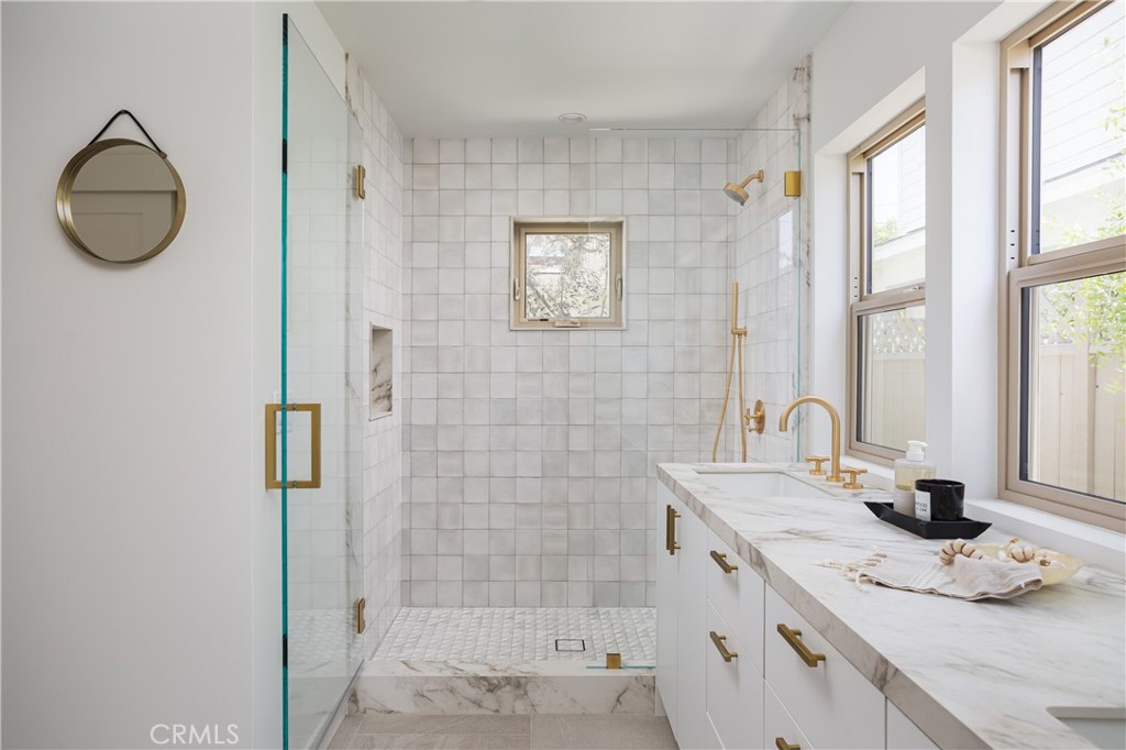 212 E 19th Street