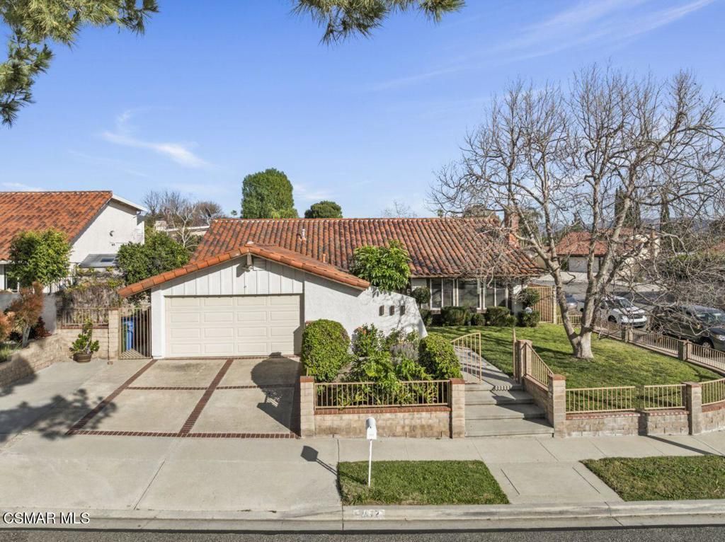 Photo of 2972 Ivory Avenue, Simi Valley, CA 93063 (MLS # 226000901)