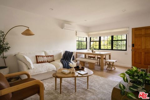 Photo of 207 S Aviation Boulevard, Manhattan Beach, CA 90266 (MLS # 26829593)