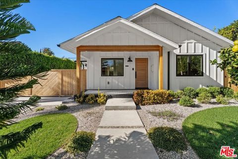 Photo of 1607 S Spaulding Avenue, Los Angeles, CA 90019 (MLS # 26641687)