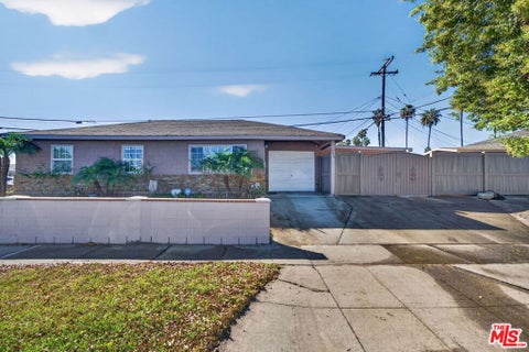 Photo of 248 E 186th Street, Carson, CA 90746 (MLS # 26102177)