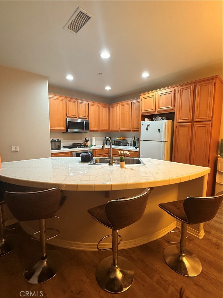 Adolfo Glen 2 (4981) - Residential Lease