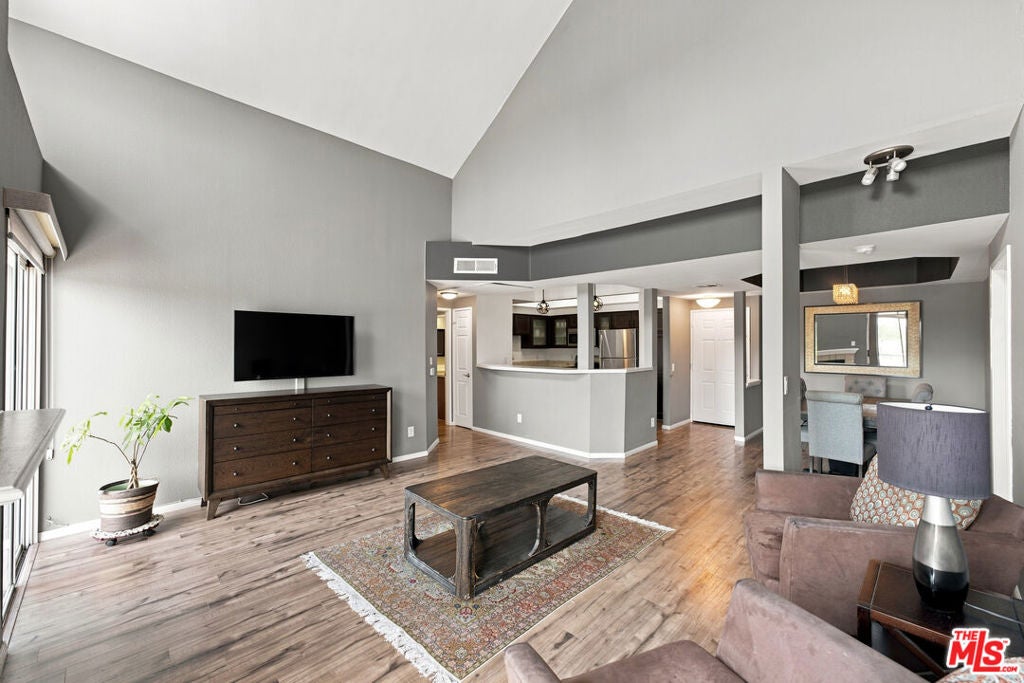 14347 Albers Street 302