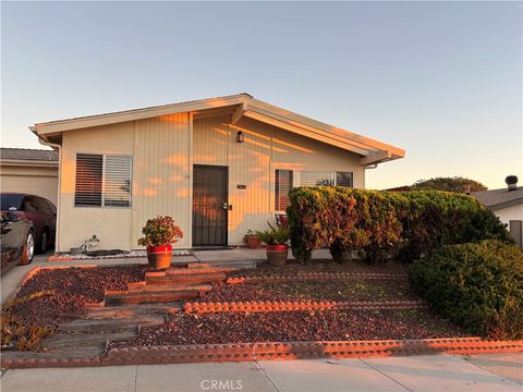 Photo of 3547 Mira Pacific Dr, Oceanside, CA 92056 (MLS # IG25242387)