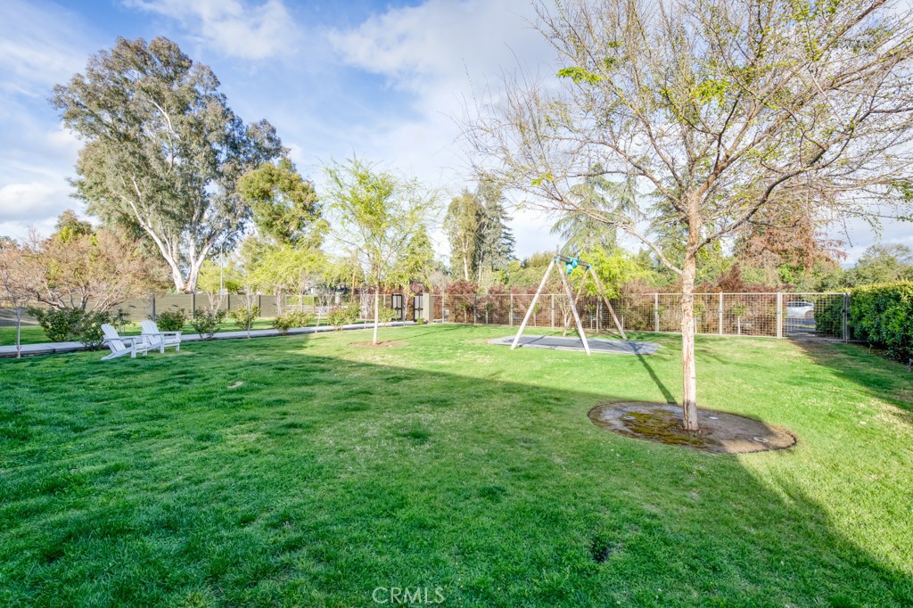 5385 N Van Ness Boulevard