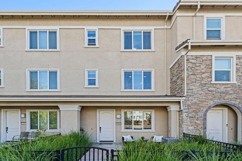 Photo of 5886 Smoky Quartz Loop, San Jose, CA 95123 (MLS # ML82022391)