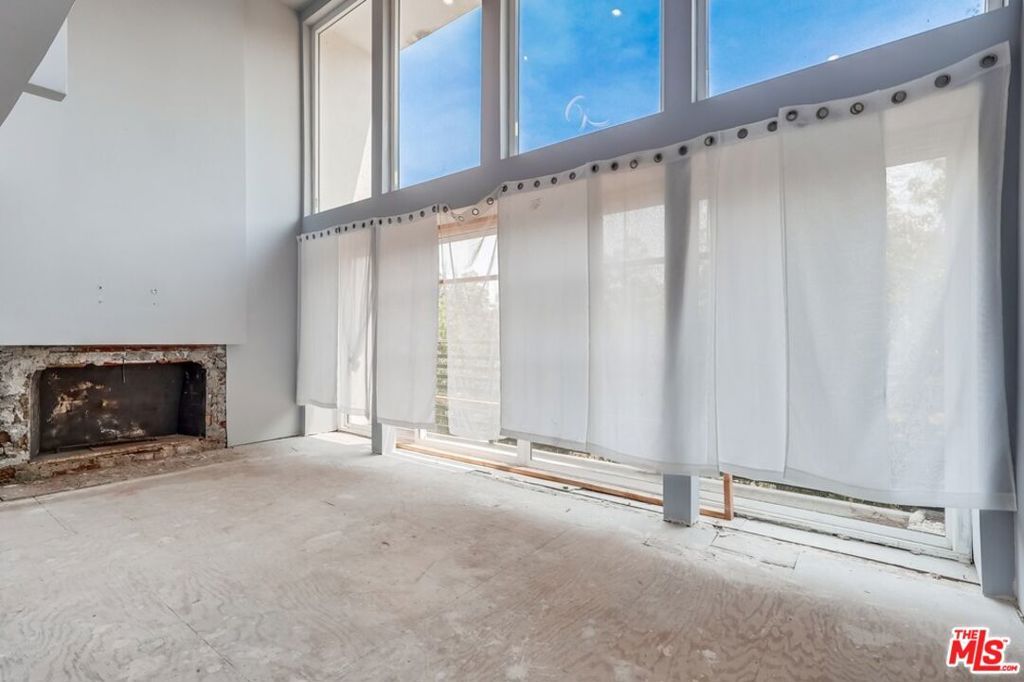 Photo of 8655 Appian Way, Los Angeles, CA 90046 (MLS # 25574525)