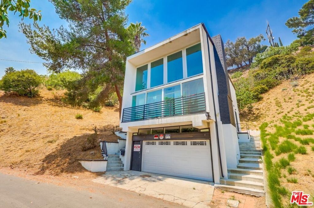 Photo of 8655 Appian Way, Los Angeles, CA 90046 (MLS # 25574525)