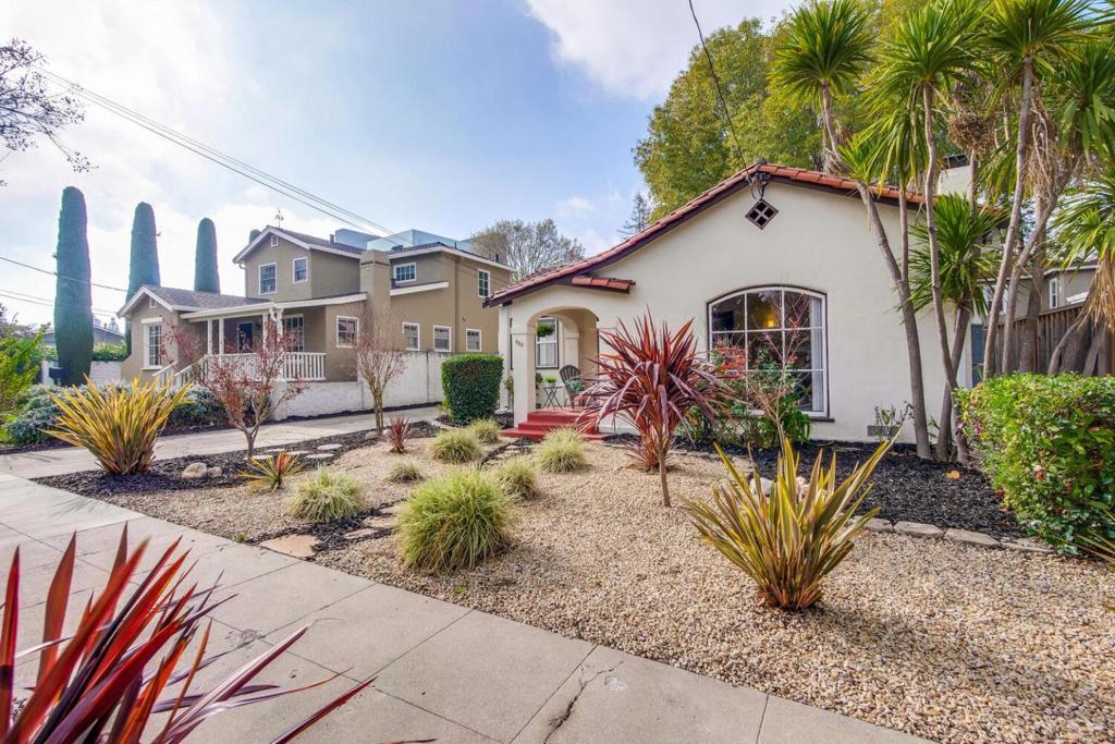 935 2nd Street