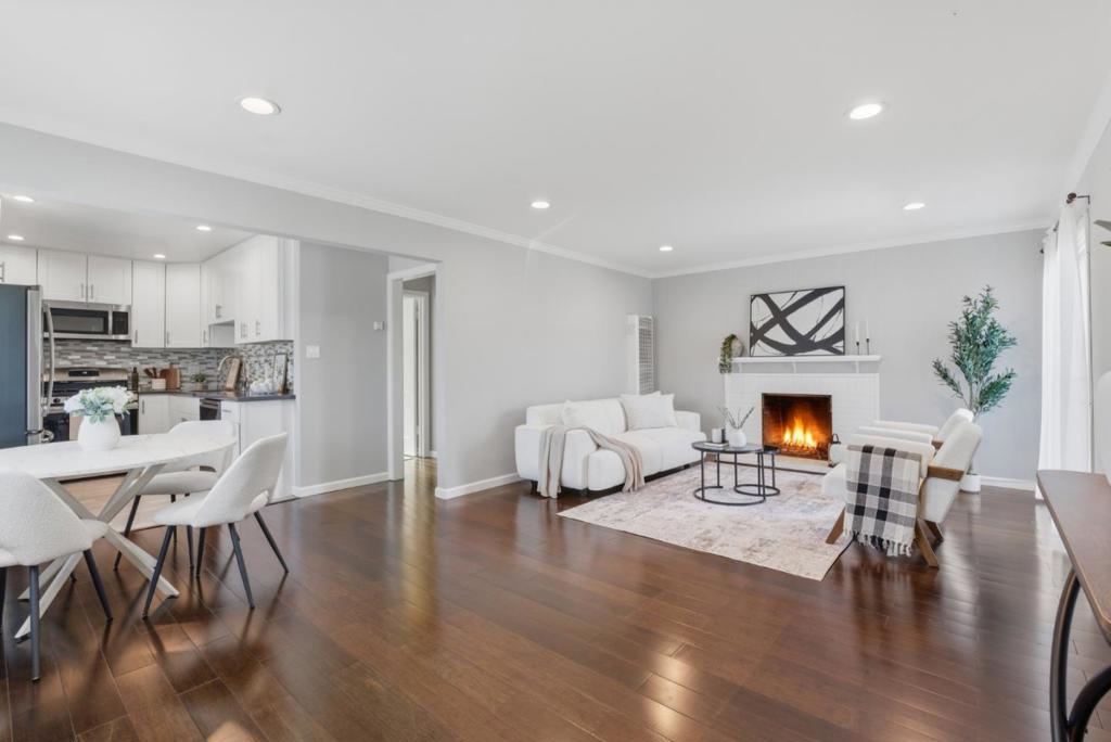864 Alta Loma Drive