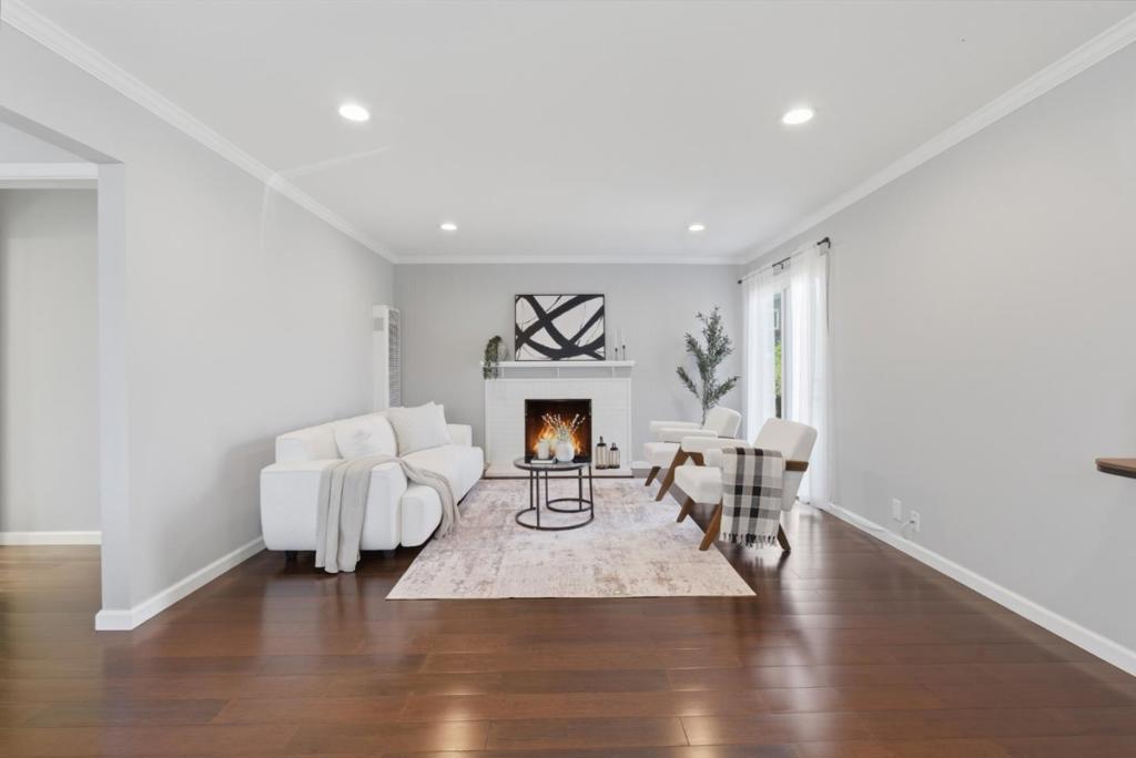 864 Alta Loma Drive
