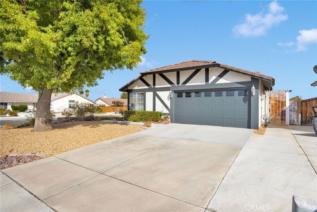Photo of 12761 Paso Robles Drive, Victorville, CA 92392 (MLS # IV25238418)