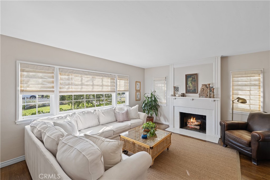 4142 Linwood Place