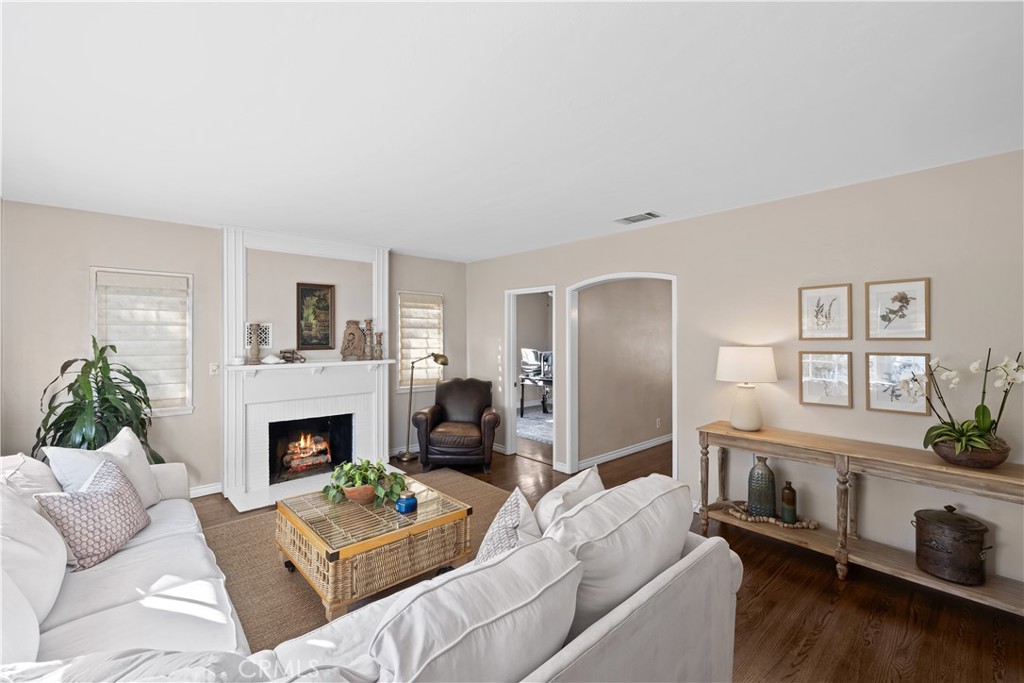 4142 Linwood Place