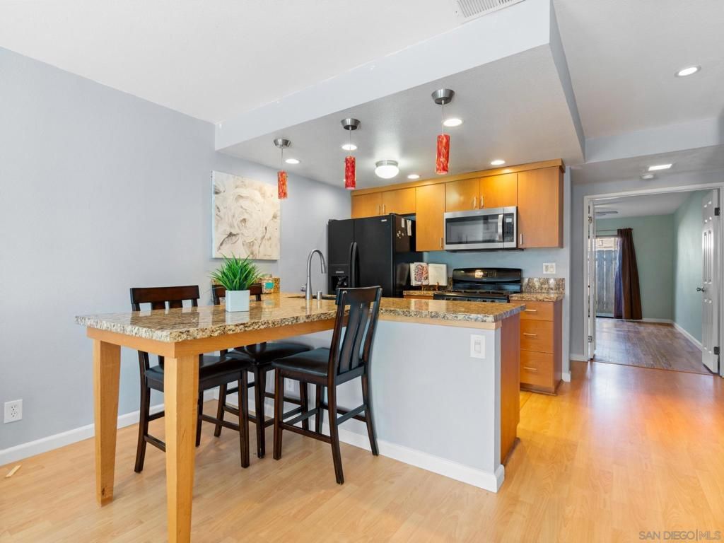 Photo of 1568 Thomas Ave Ave, San Diego, CA 92109 (MLS # 260005021SD)